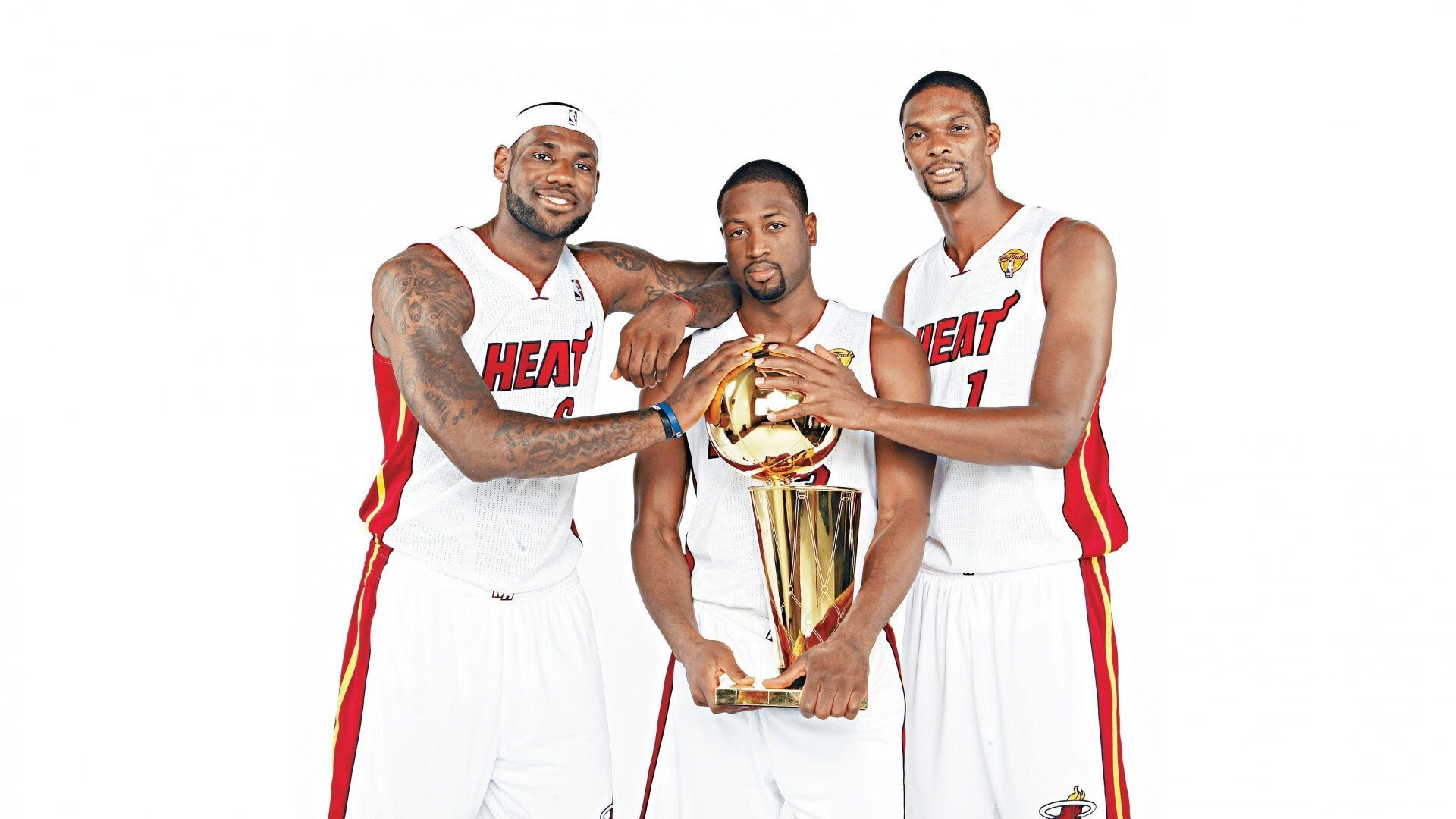 绝境逢生！韩国队险胜马来西亚队背后，黄鸭组合如何扛起全队？