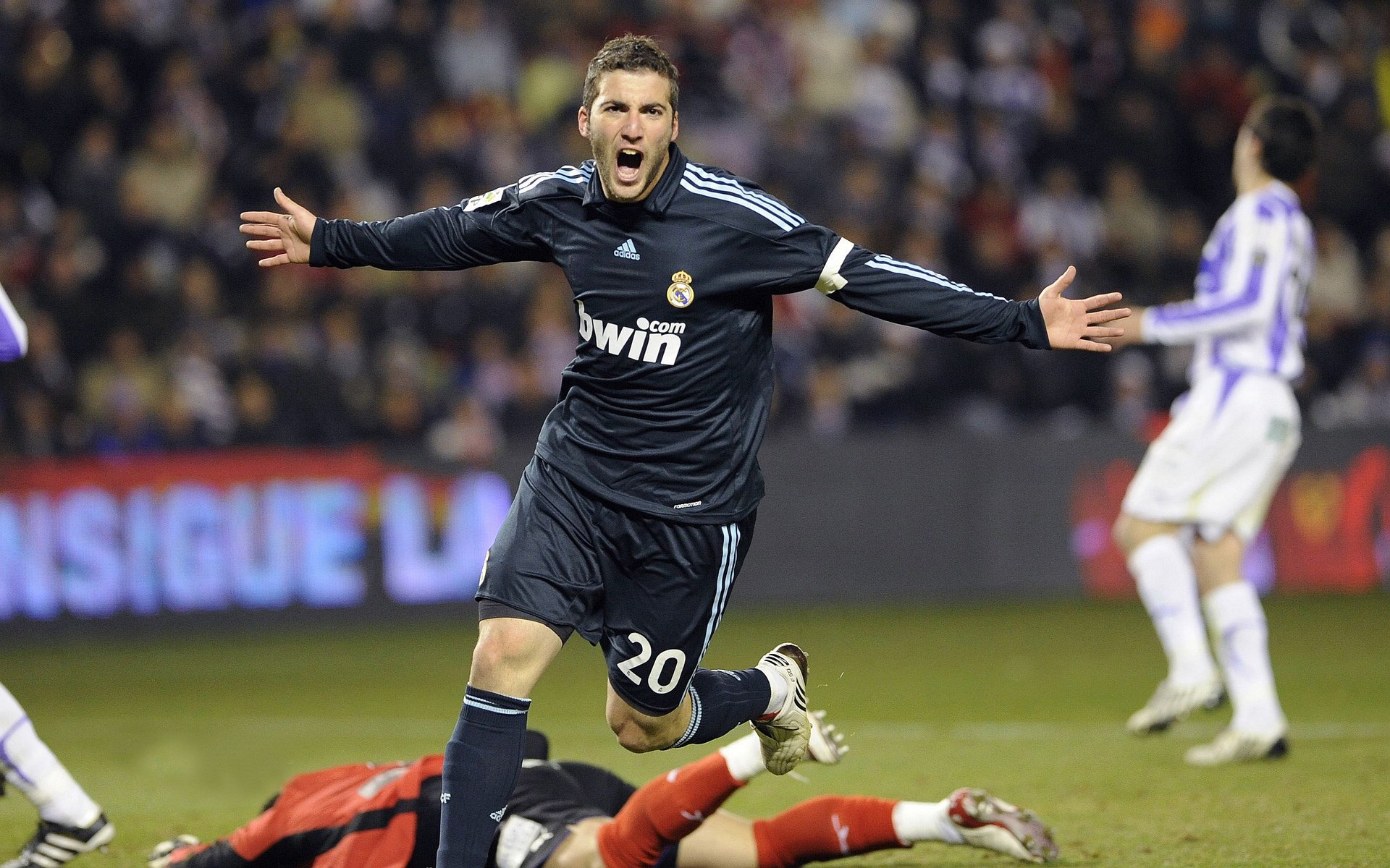 双线传奇，葡萄牙队力克法国队，许昕点燃赛场